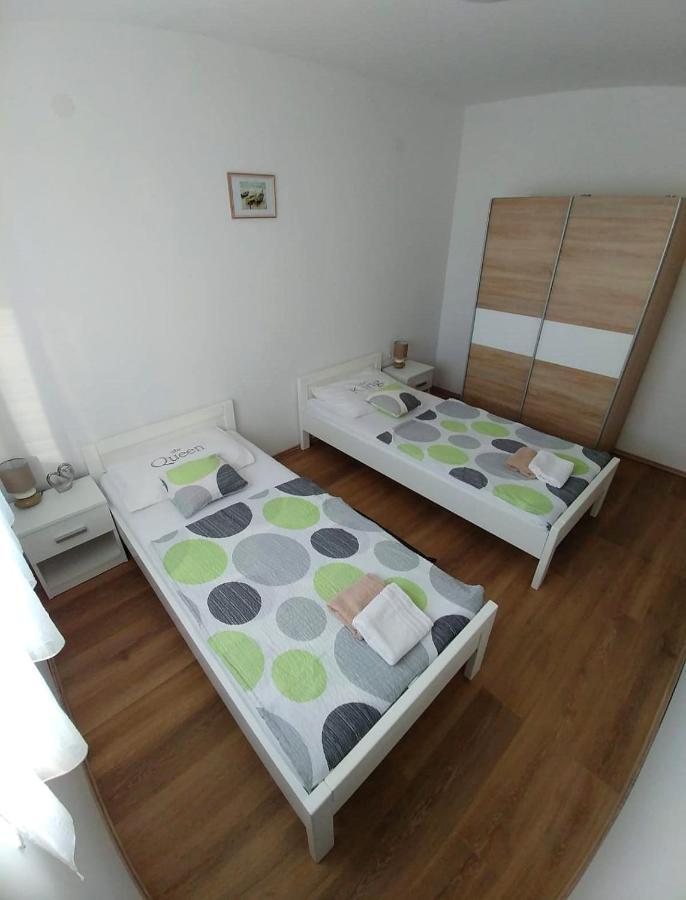 Apartmani Valuna Privlaka  Exterior foto